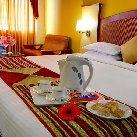 Ponmariresidency Hotel Ooty Kültér fotó