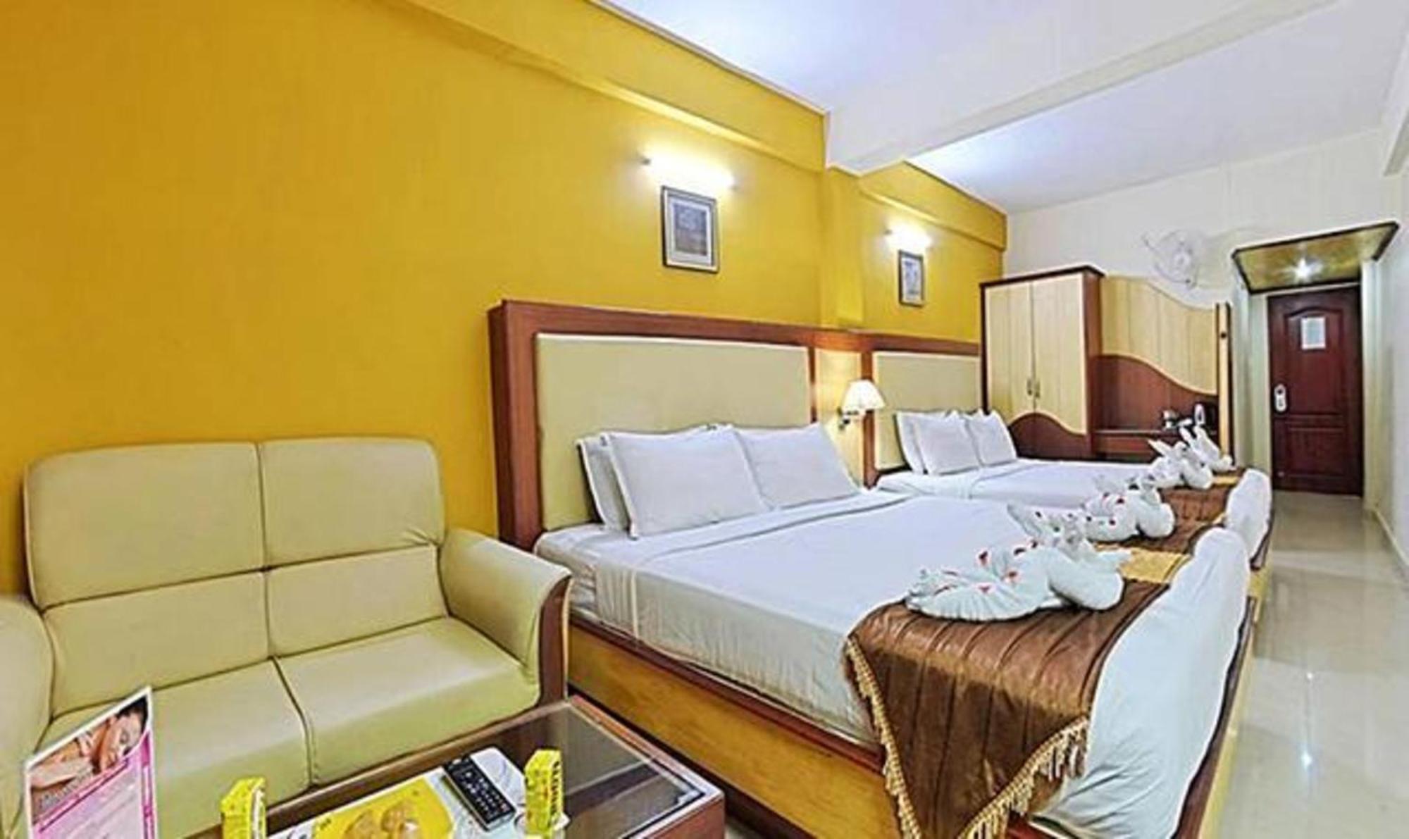 Ponmariresidency Hotel Ooty Kültér fotó