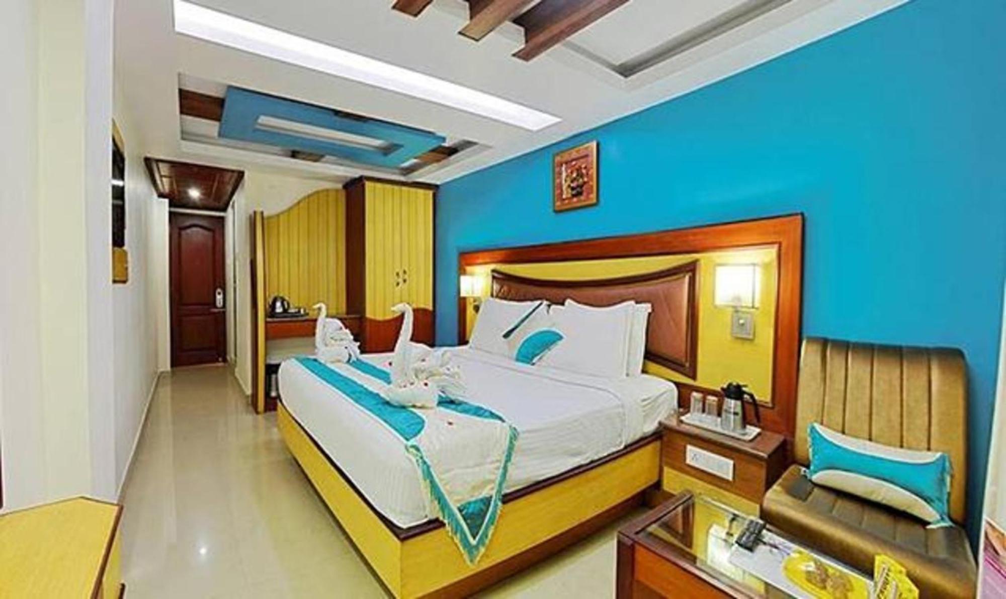 Ponmariresidency Hotel Ooty Kültér fotó
