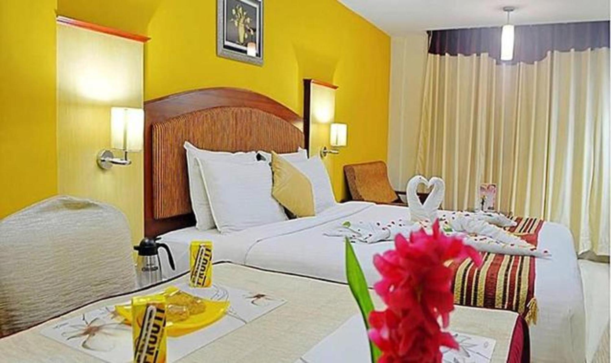 Ponmariresidency Hotel Ooty Kültér fotó