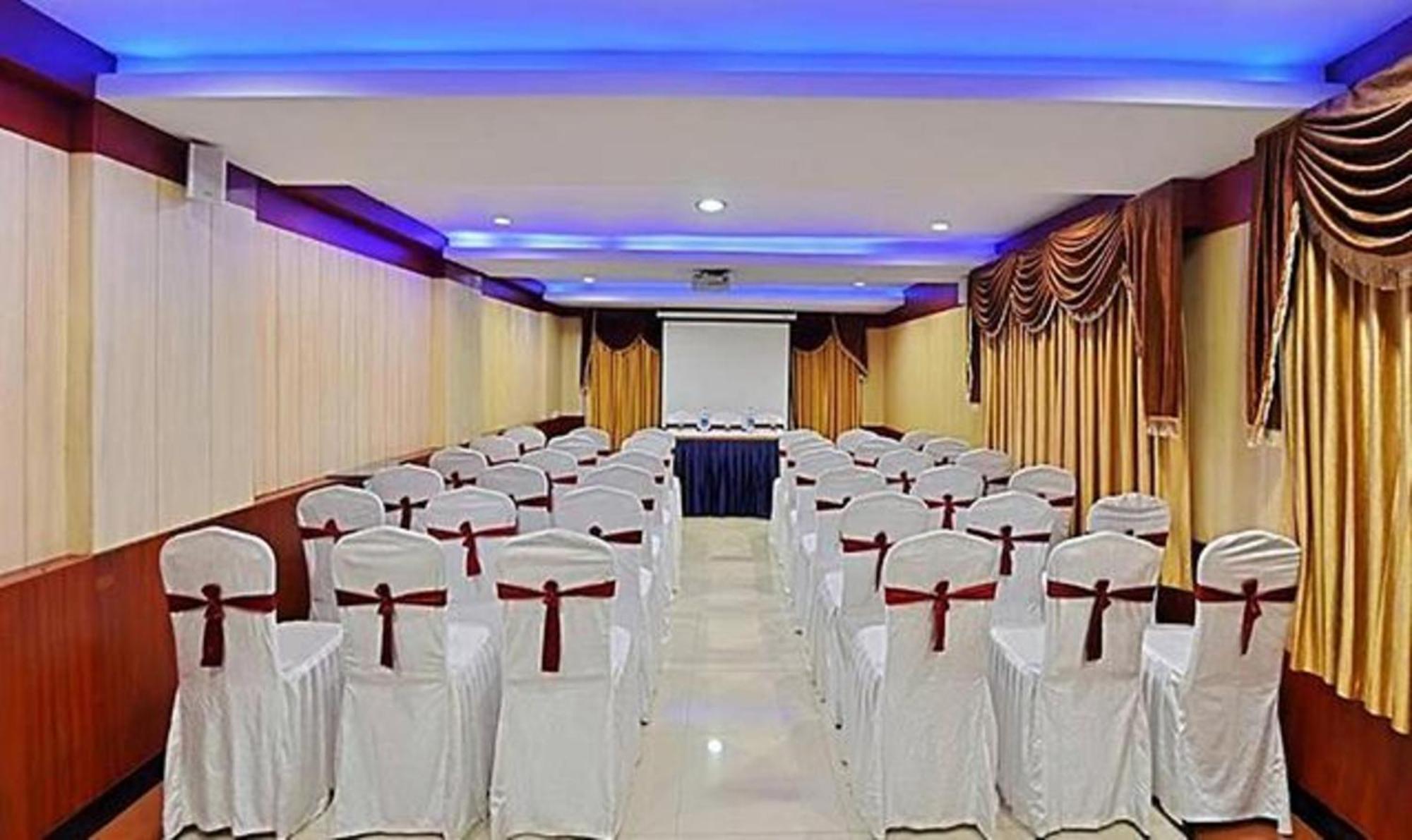 Ponmariresidency Hotel Ooty Kültér fotó