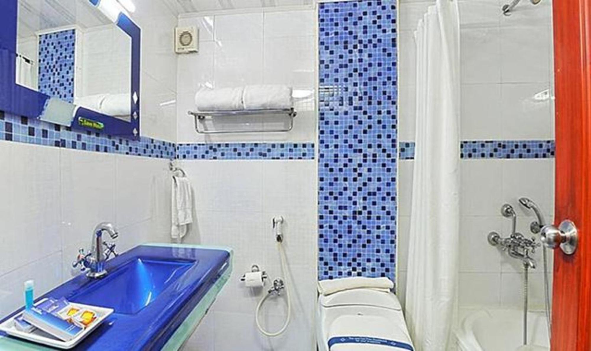 Ponmariresidency Hotel Ooty Kültér fotó