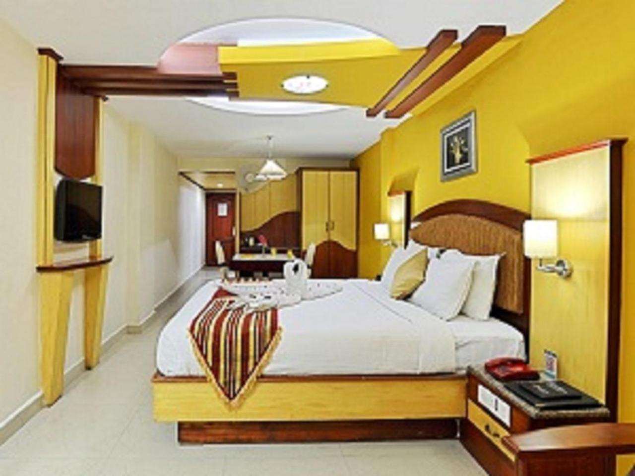 Ponmariresidency Hotel Ooty Kültér fotó
