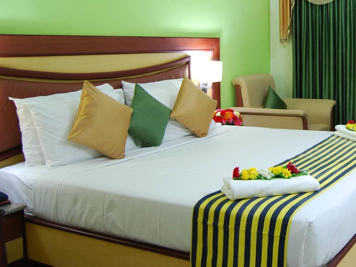 Ponmariresidency Hotel Ooty Kültér fotó