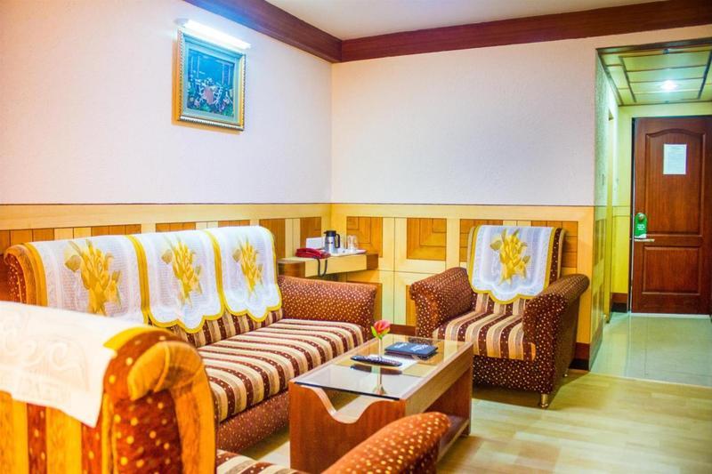 Ponmariresidency Hotel Ooty Kültér fotó