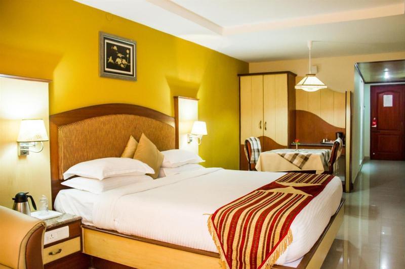 Ponmariresidency Hotel Ooty Kültér fotó