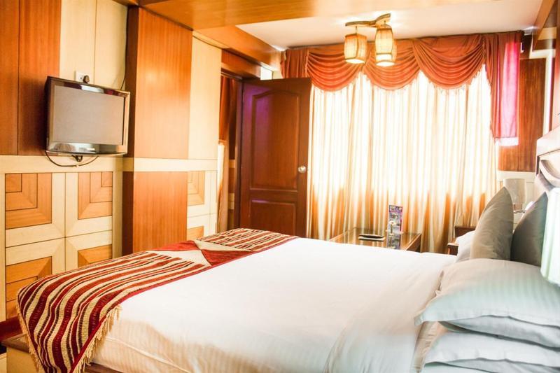Ponmariresidency Hotel Ooty Kültér fotó