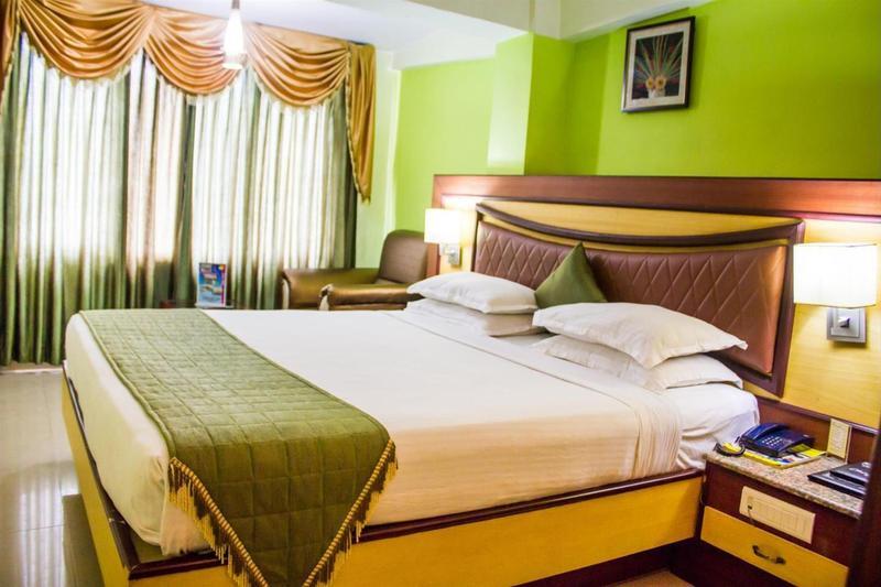 Ponmariresidency Hotel Ooty Kültér fotó